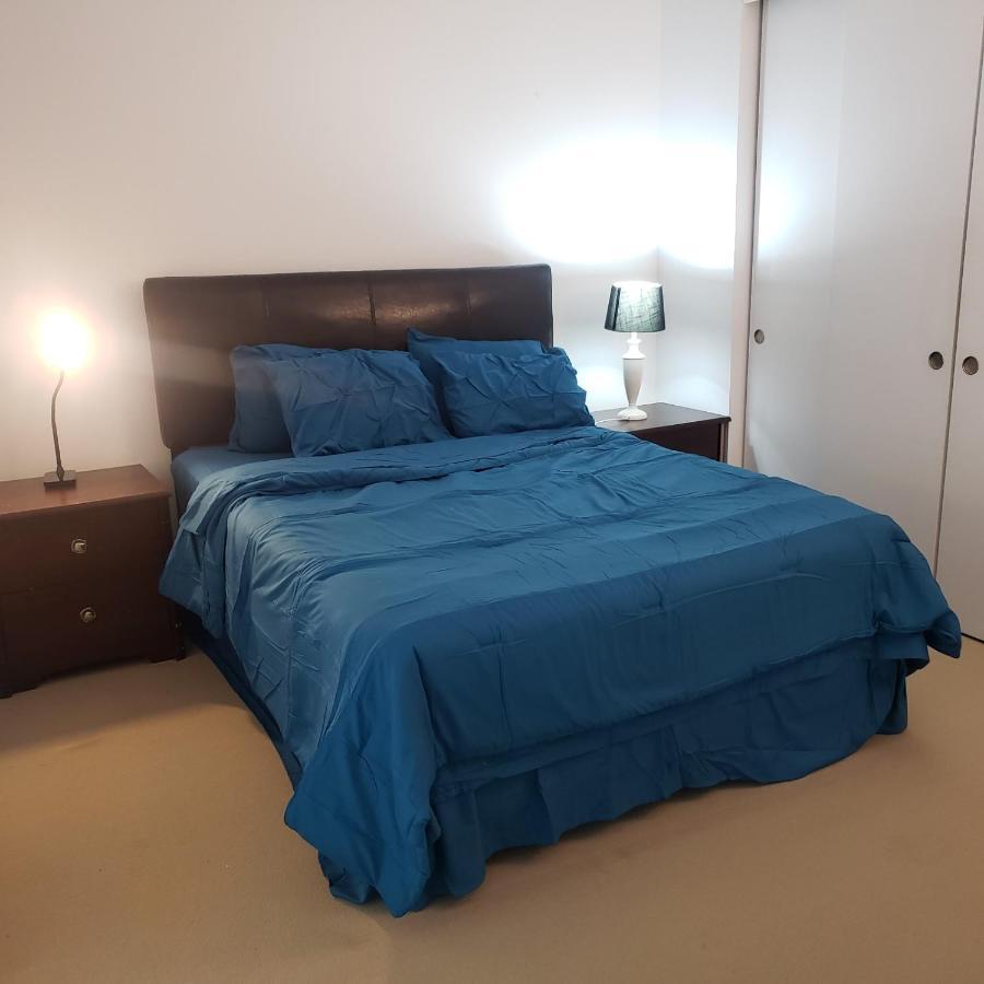 Lovely Guest Entire Apartment Minutes From Ottawa Airport Kültér fotó