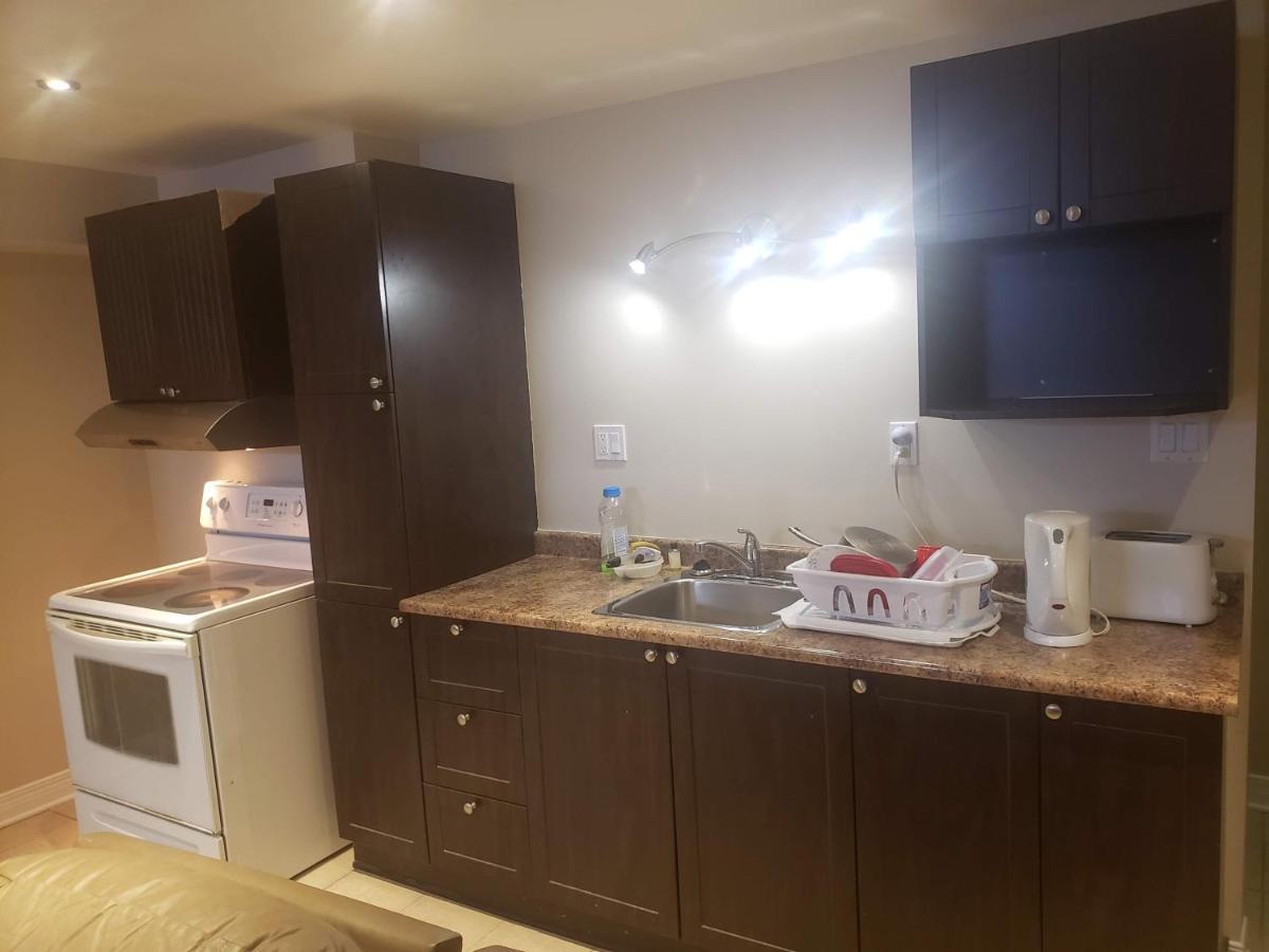 Lovely Guest Entire Apartment Minutes From Ottawa Airport Kültér fotó