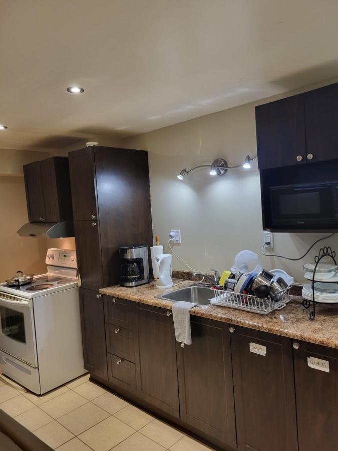 Lovely Guest Entire Apartment Minutes From Ottawa Airport Kültér fotó