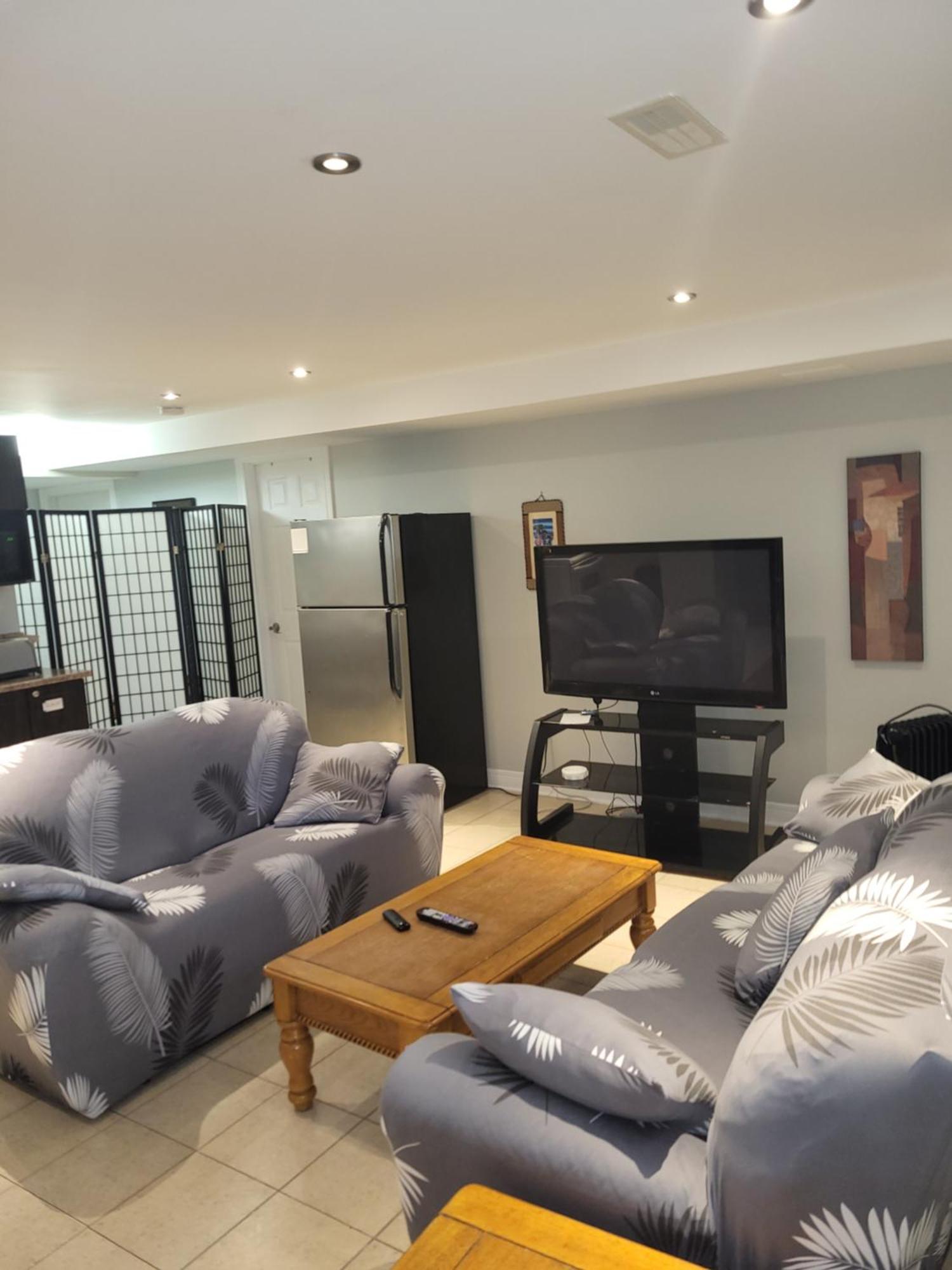 Lovely Guest Entire Apartment Minutes From Ottawa Airport Kültér fotó